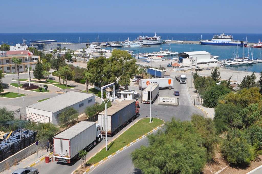 Ülkeye uyuşturucuyla geldi, dedektör köpekten kaçamadı