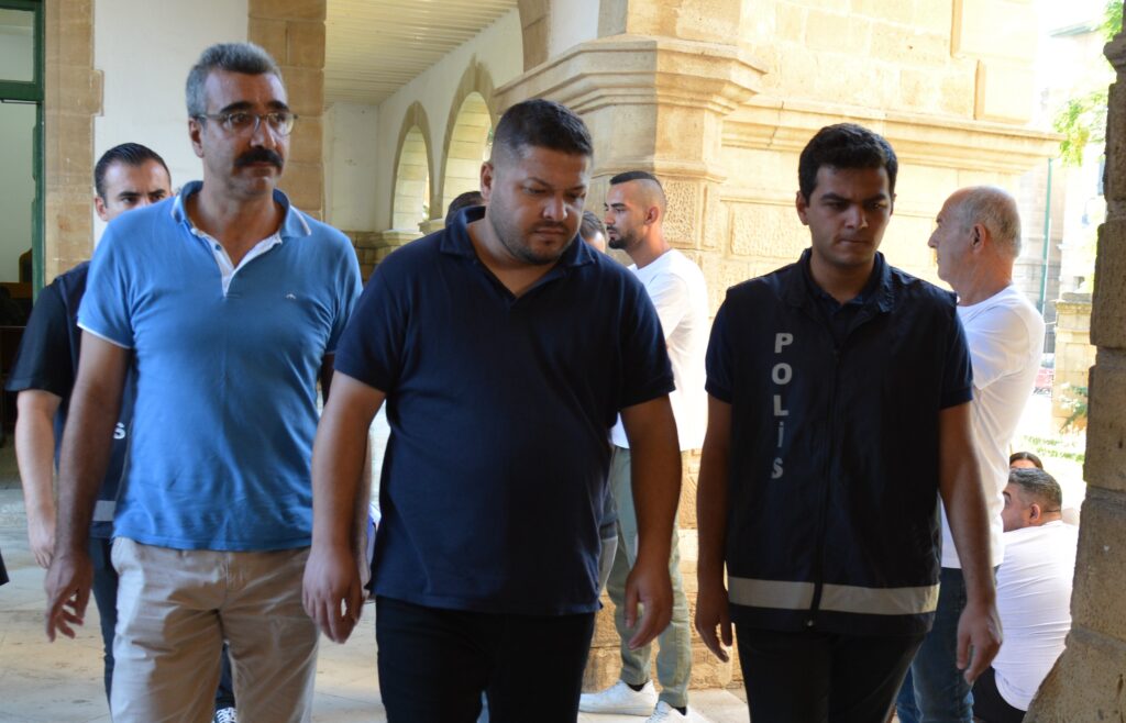 Devlet Dairesinde Sahtekarlık