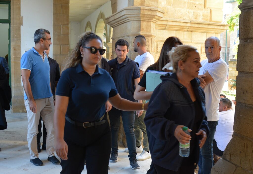 Tapu Dairesi çalışanı zanlı tutuklanarak mahkemeye çıkarıldı