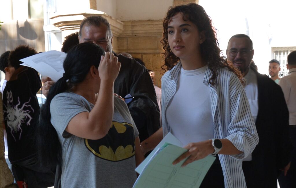 Kuyumcudan sahte parayla alışveriş yaptı