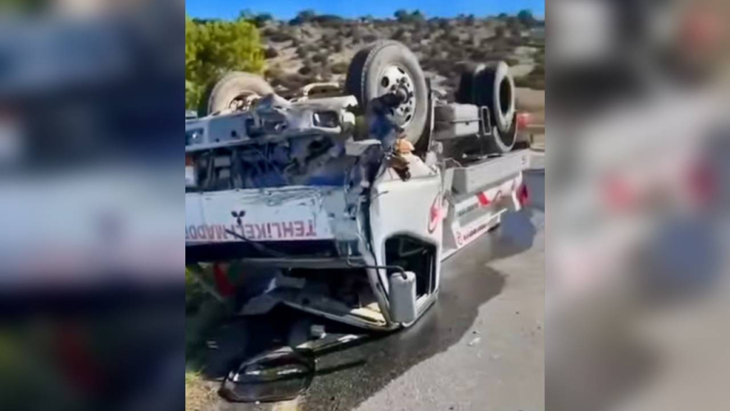 Akaryakıt tankeri ile araç çarpıştı: 2 yaralı