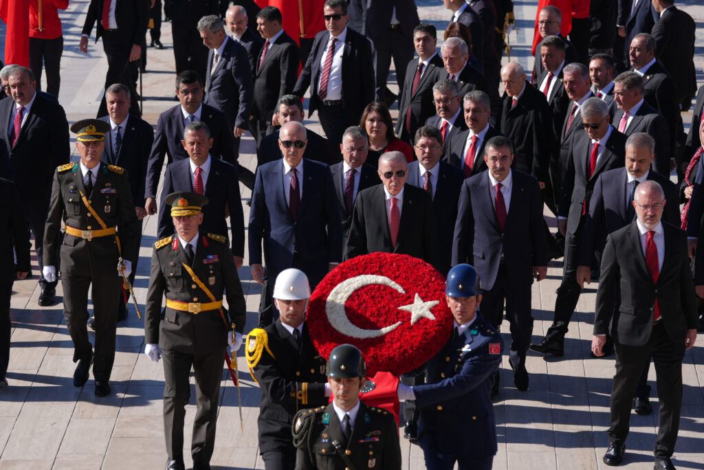 Erdoğan başkanlığındaki devlet erkanı Anıtkabir’i ziyaret etti