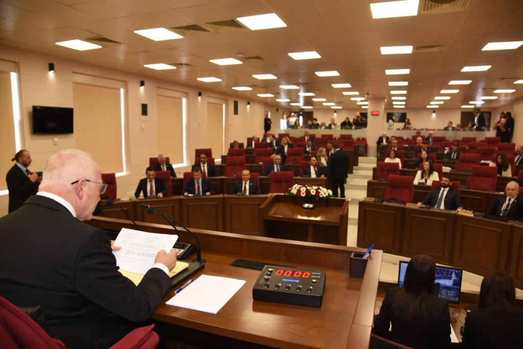 İlk turda Öztürkler için 23 kabul 23 ret 3 çekimser oy çıktı