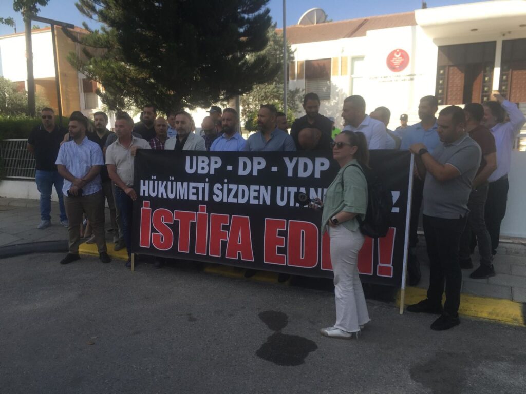 “Siyasetin ar duygusu kalmadı”