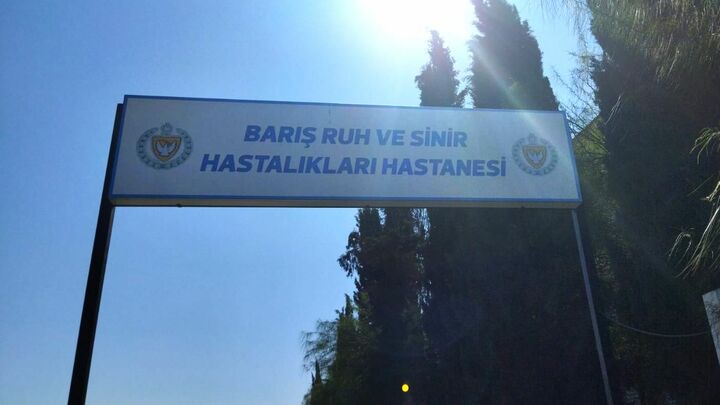 Barış Ruh ve Sinir Hastalıkları Hastanesi’nde bıçakla kendine zarar vermeye çalıştı!