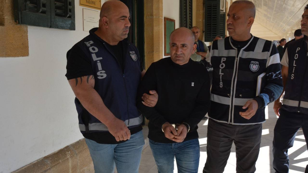 Çaldığı paraları şans oyunlarında harcadığını itiraf eden sanığa 2 yıl hapis cezası