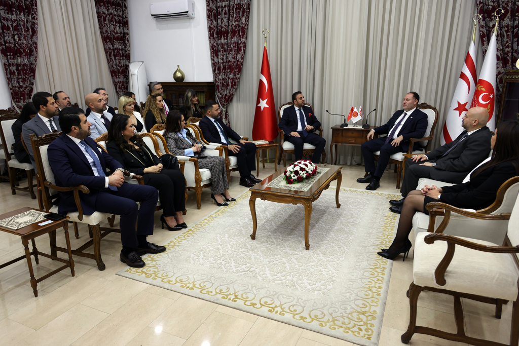 Öztürkler: Ambargoların aşılmasında iş dünyasının açılımı önemli