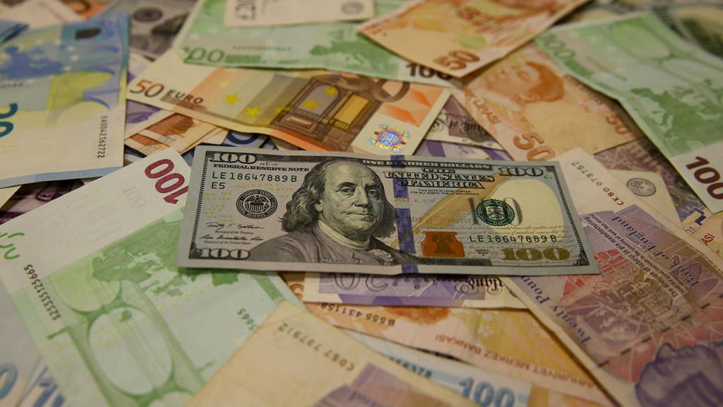 Euro ve Sterlin’in düşüş serisi sürüyor
