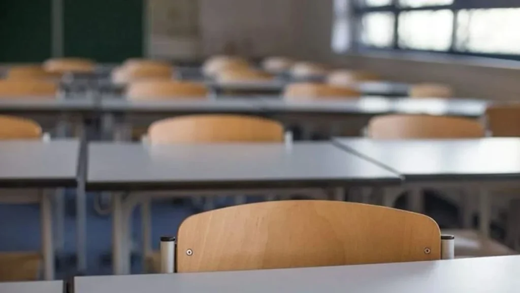 Güney Lefkoşa’da ilkokul öğrencisi 4 öğretmeni darp etti