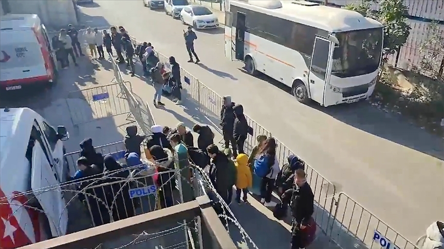 “Kalkan-32” operasyonlarında 55 göçmen kaçakçısı ve 1626 düzensiz göçmen yakalandı