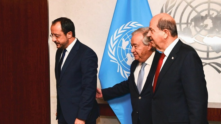 Rum basını: Kıbrıs sorunundaki gelişmeler sınır kapılarının açılmasından geçiyor