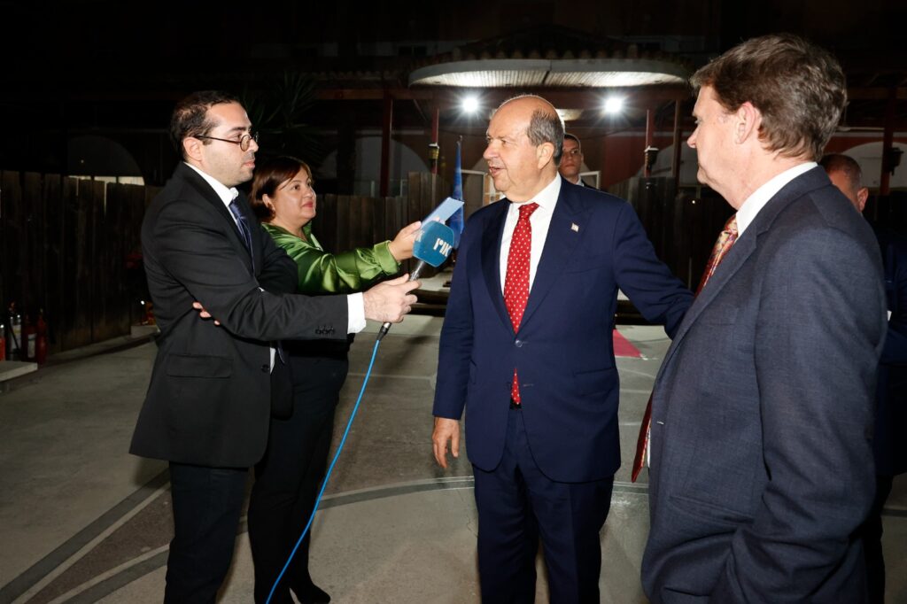 “Rum liderle her zaman yapıcı görüşme yapmaya hazırım”