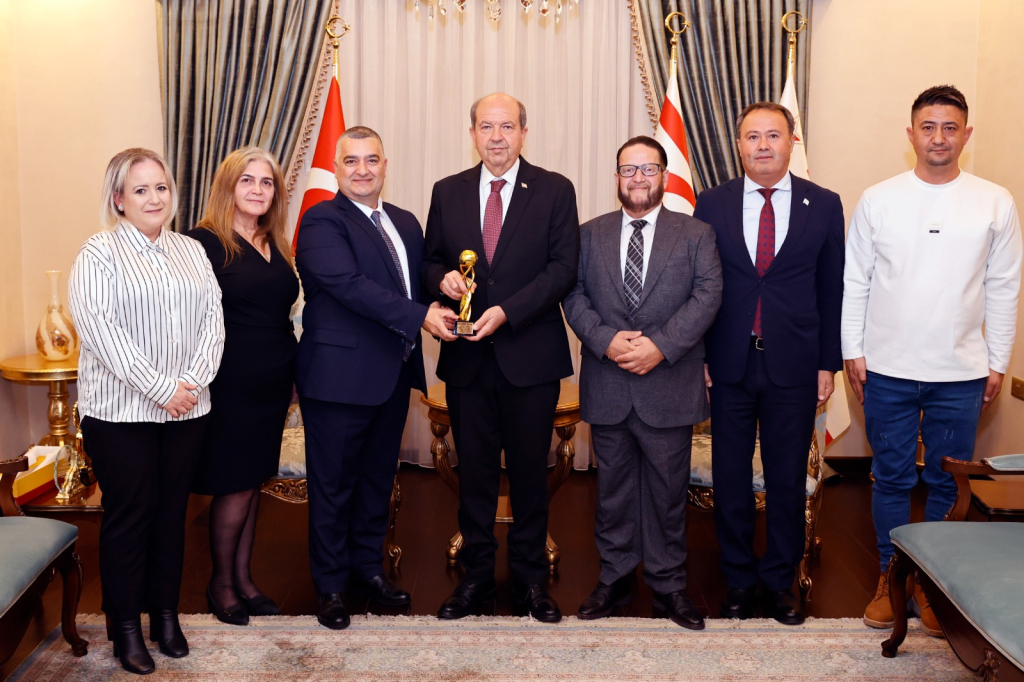 Cumhurbaşkanı Tatar, Çağdaş Müzik Derneği heyetini kabul etti