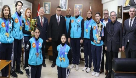 Maliye Bakanı Berova, Tekvando Milli Takımı Sporcuları ve teknik heyeti kabul etti