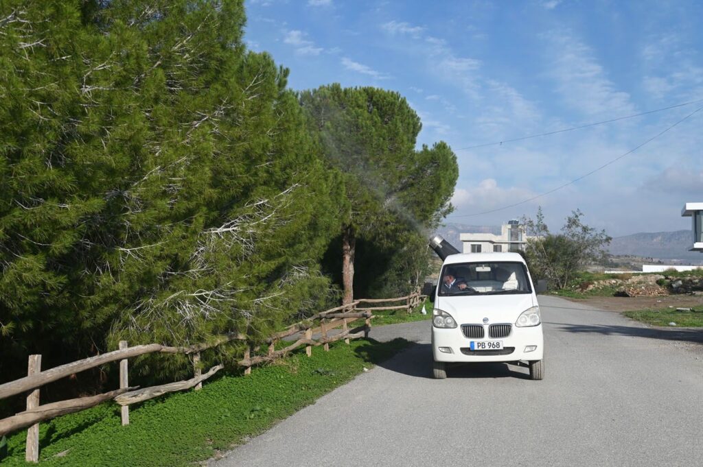 Gönyeli-Alayköy’de çam kese böceğine karşı mücadele sürüyor