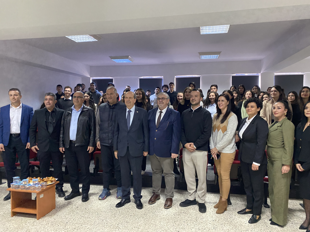 Cumhurbaşkanı Tatar, AÖA’da “Kıbrıs Tarihi ve Kıbrıs’ın Son Durumu” konulu konferans verdi