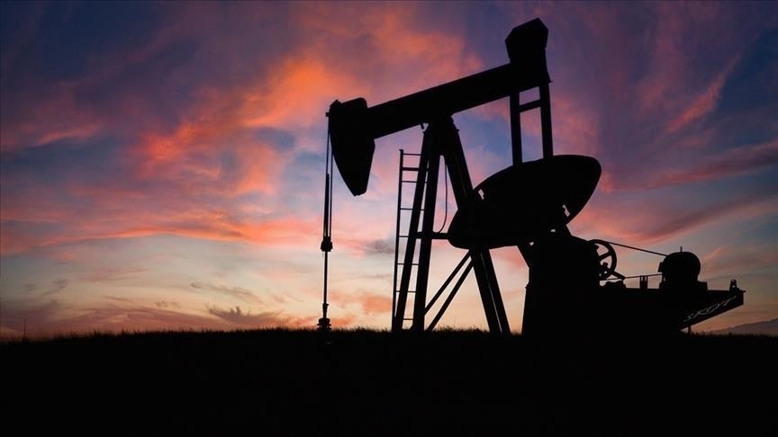 Petrol yönünü yukarı çevirdi