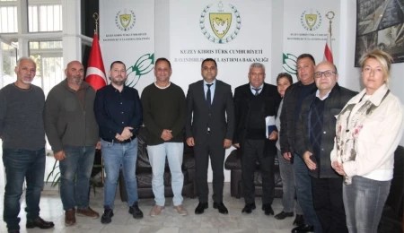 Trafik Dairesi ile Şoför Okulları Birliği görüştü: Çağdaş sürüş sınavları ve trafik güvenliği için yeni düzenlemeler masada