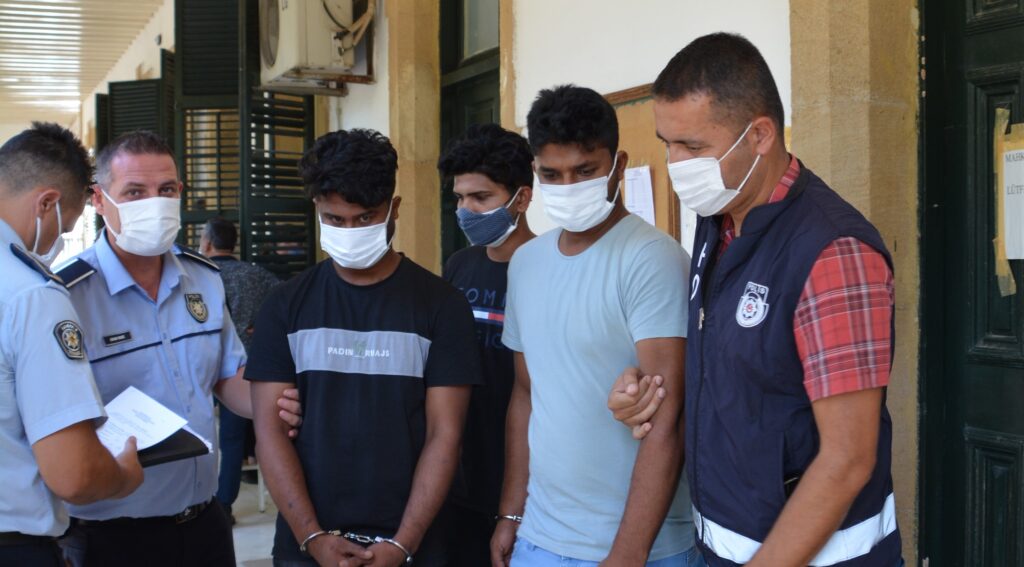 Güney Kıbrıs’a geçmek için gizli ittifak kurdular… Dokuz kişi tutuklandı!