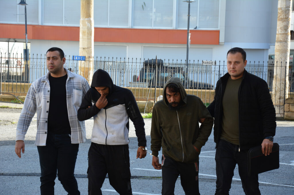 Nalbantoğlu Devlet Hastane’sinde sökük klimları çalan zanlılar cezaevine gönderildi