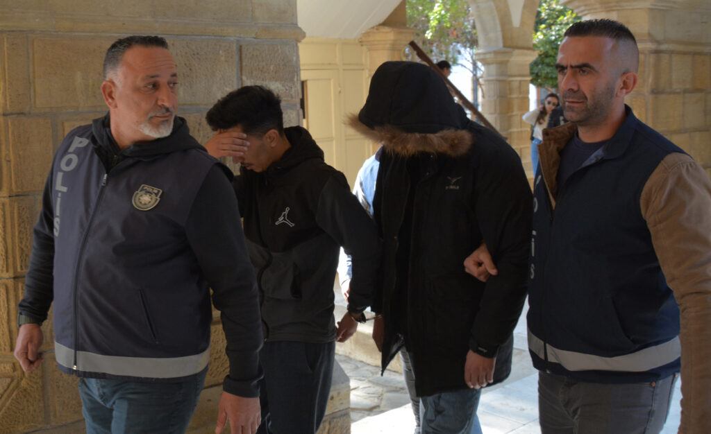 Uyuşturucudan tutuklanan 5 zanlıya 6 gün tutukluluk verildi!