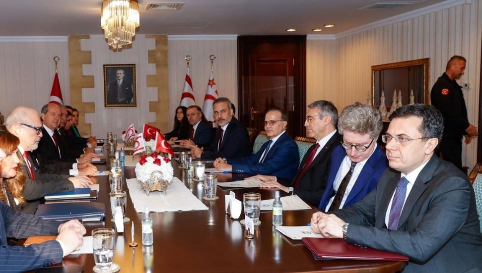 Cumhurbaşkanı Tatar ile Fidan heyetler arası görüşmeye geçti