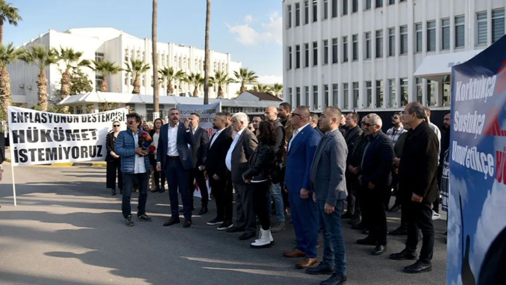 “Cuma akşamı Lefkoşa’da yürüyüş düzenlenecek”