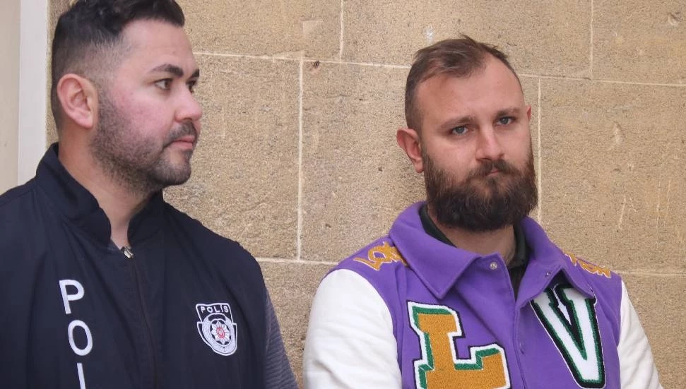 Trafik magandası Cenk Aksalih adeta ‘nispet’ yaptı; yine tehlike saçtı!