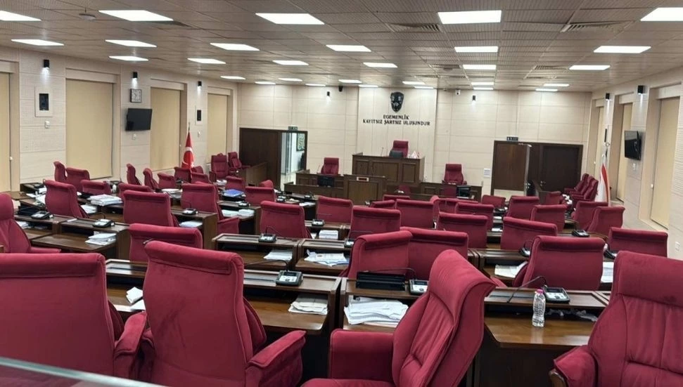 “Hükümet ortağı YDP’den ve UBP’den iki vekil meclise gelmedi”