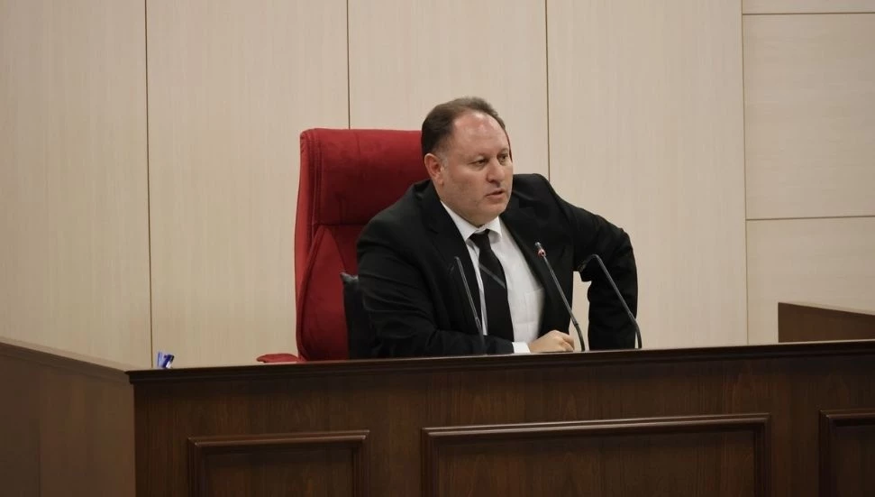 Meclis Başkanı Öztürkler kürsüden oturuma katılmayanları açıkladı!