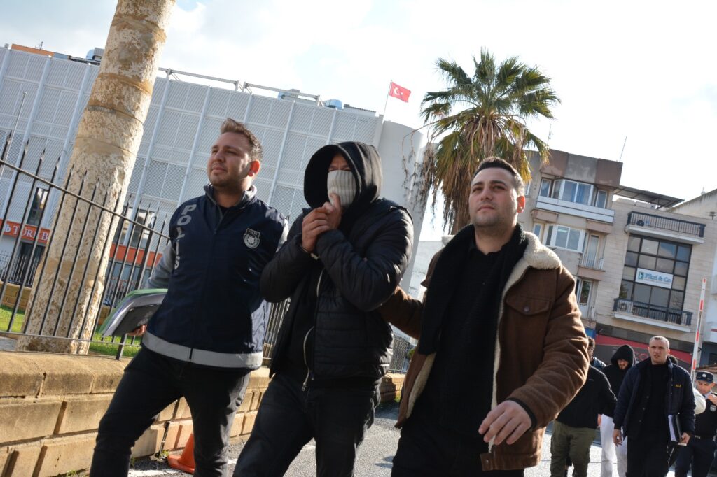 Tecavüz zanlısı ülkeye giriş yaparken yakalandı