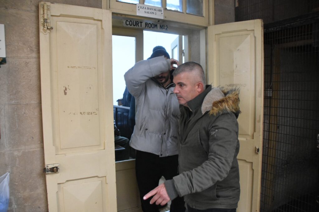 Eski kız arkadaşını darp etti!