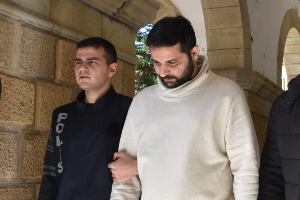 Sahte ön izin hazırlayarak karşılığında para alan Zeeshan Shahzad Ali’ye 2 yıl hapis cezası