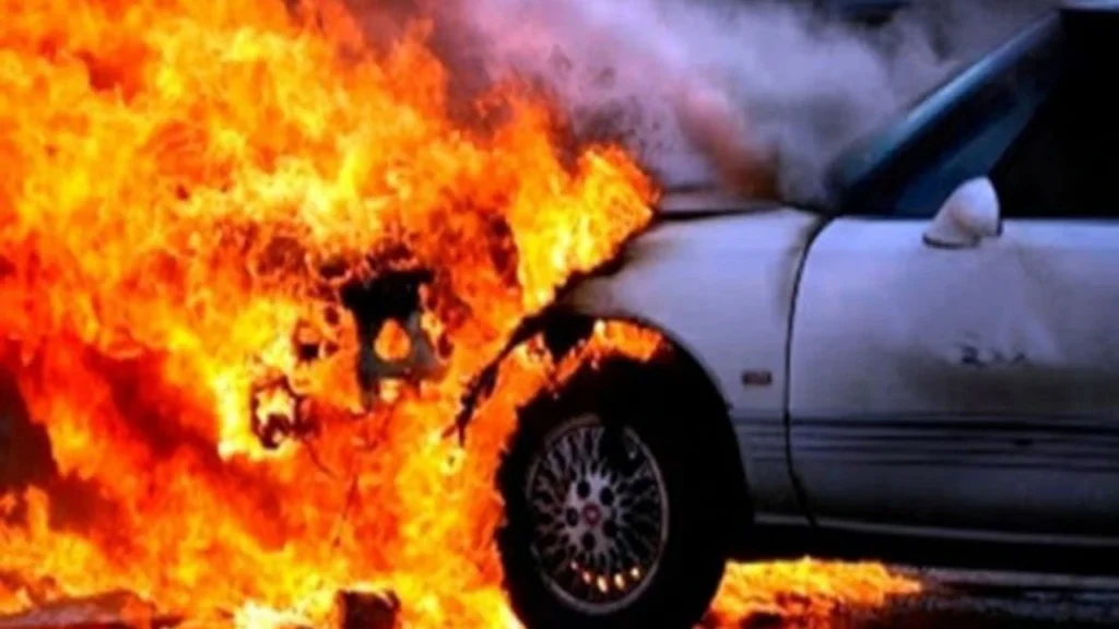 Ziyamet-Boltaşlı Kavşağı’nda seyir halindeki araçta yangın çıktı