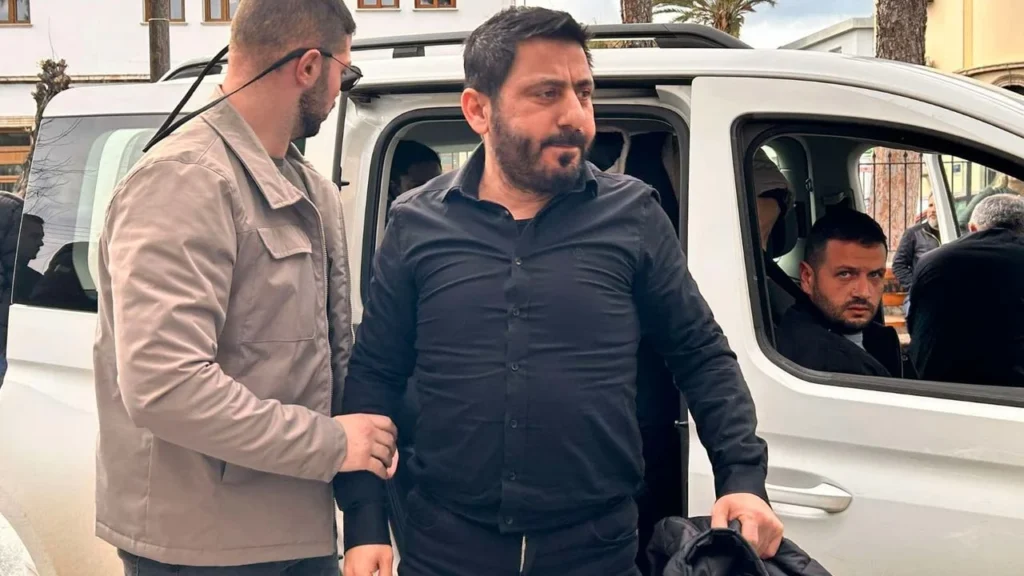 “1 milyon dolar rüşvet” davasında Alas’un tutukluluğu 5 gün daha uzadı