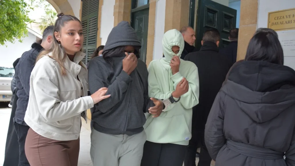 Kaçaklar 8 gün daha tutuklu kalacak!