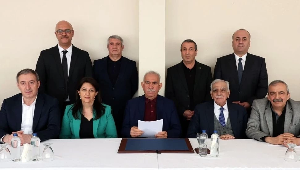 “PKK kendisini lağvetmeli, silahlı gruplar silah bırakmalı”