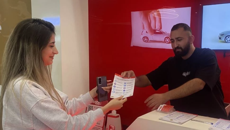 Ercan’da KKTC’ye gelen yabancılara trafik bilgilendirme broşürü dağıtılıyor!