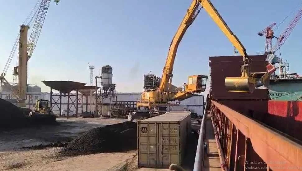 KKTC’den Türkiye’ye ilk granül lastik ihracatı yapıldı