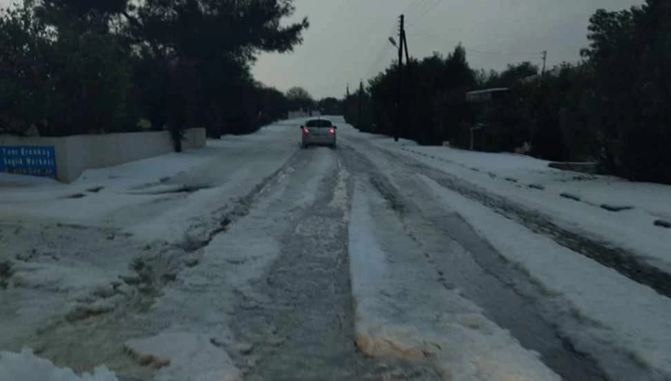 Polis uyardı: Mersinlik-Kaplıca arası ile İskele-Karpaz ana yolunda buzlanma!