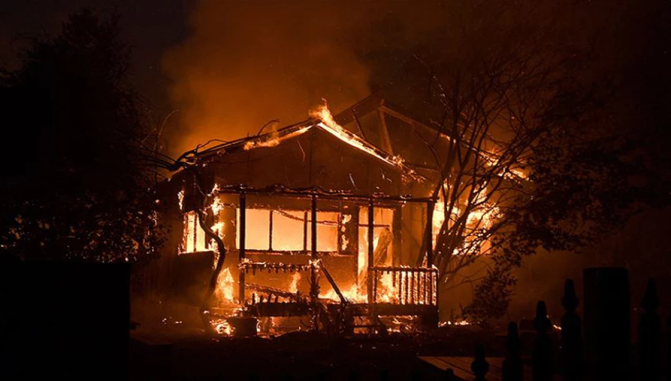 Lapta’da ev yangını: 2 kişi yaralandı