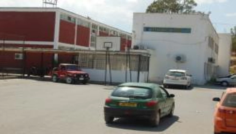 Lefke Gazi Lisesi binaları ömrünü doldurdu…