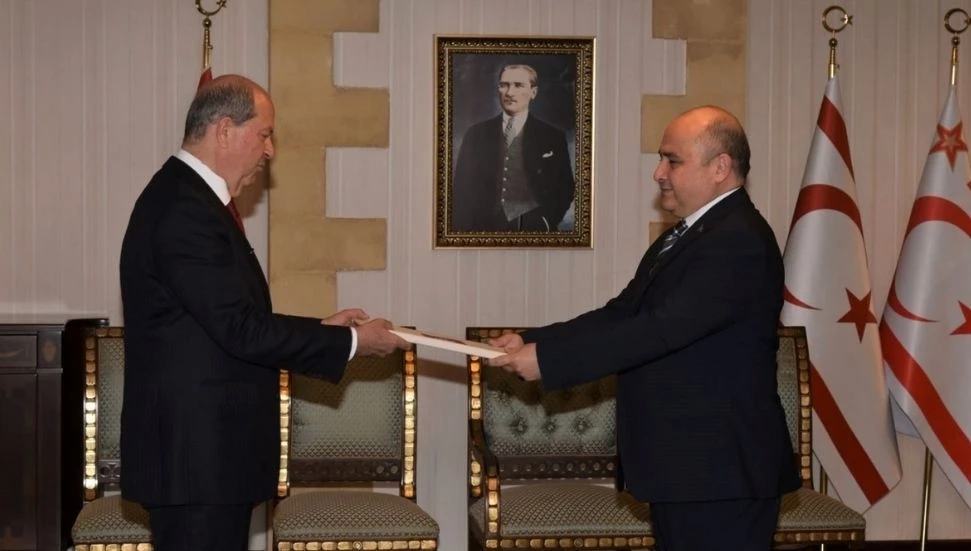 Türkiye Cumhuriyeti Lefkoşa Büyükelçisi Başçeri, Cumhurbaşkanı Tatar’a güven mektubunu sundu