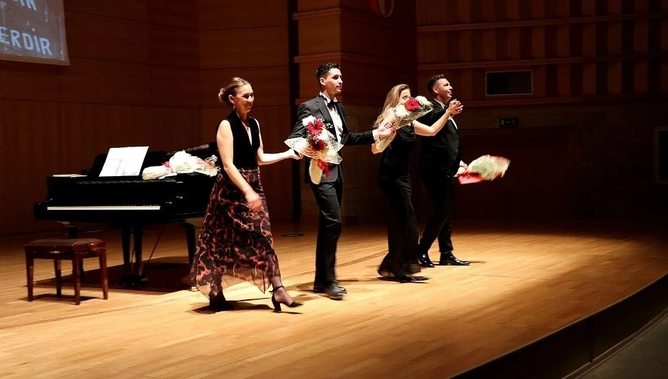 Çanakkale Zaferi’nin 110. yıl anısına gerçekleşen “Çanakkale Geçilmez” konseri tamamlandı