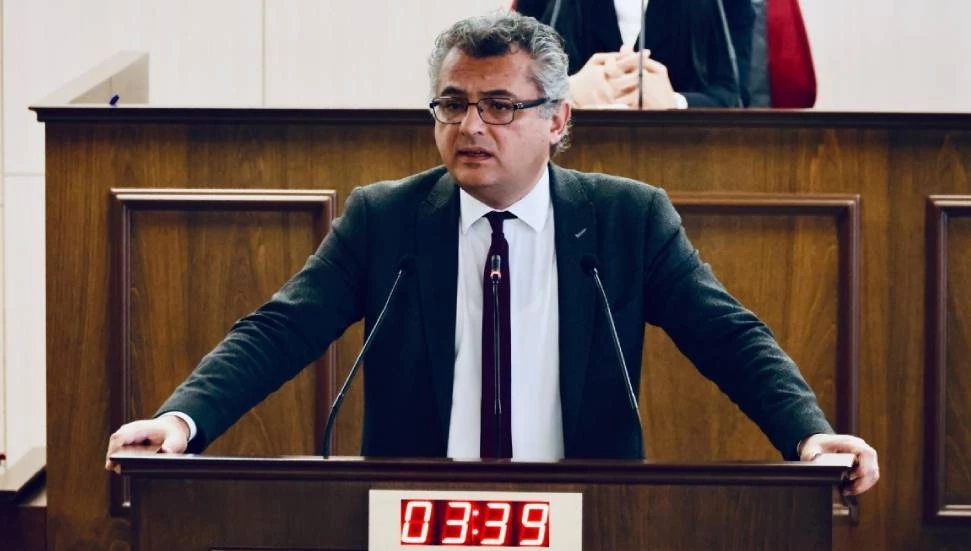 Erhürman tüzüğün geri çekilmesini önerdi, tüzük geri çekildi