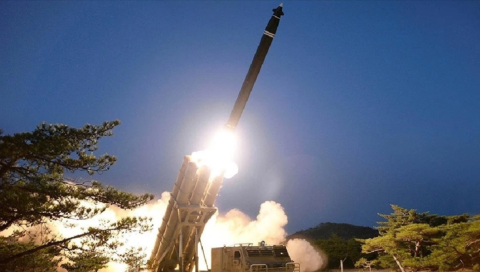 Kuzey Kore lideri en yeni uçaksavar sisteminin testini denetledi