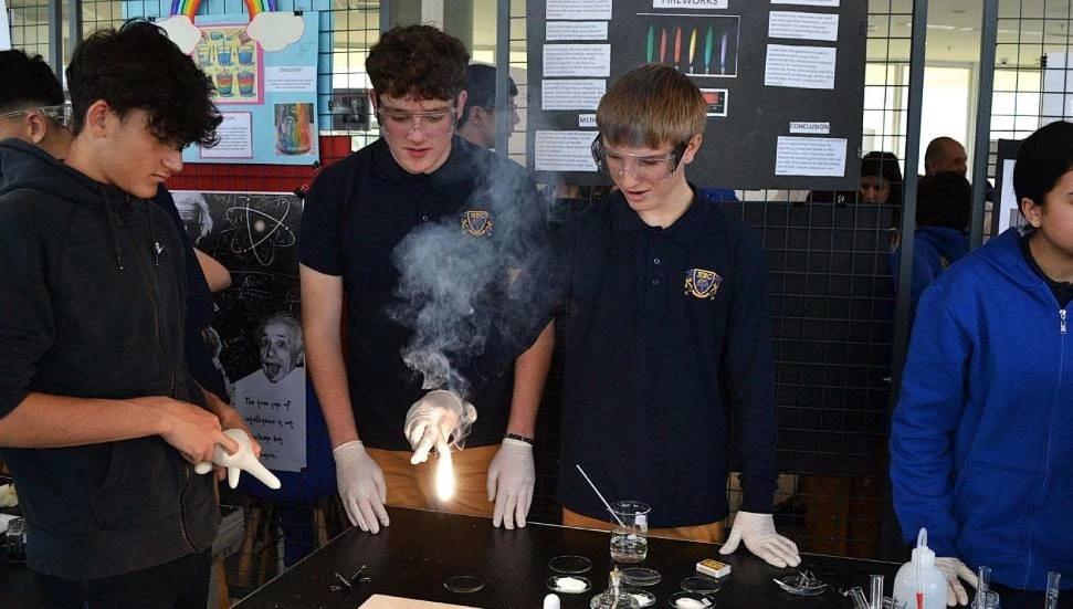 Necat British College’da Fen Sergisi gerçekleştirildi