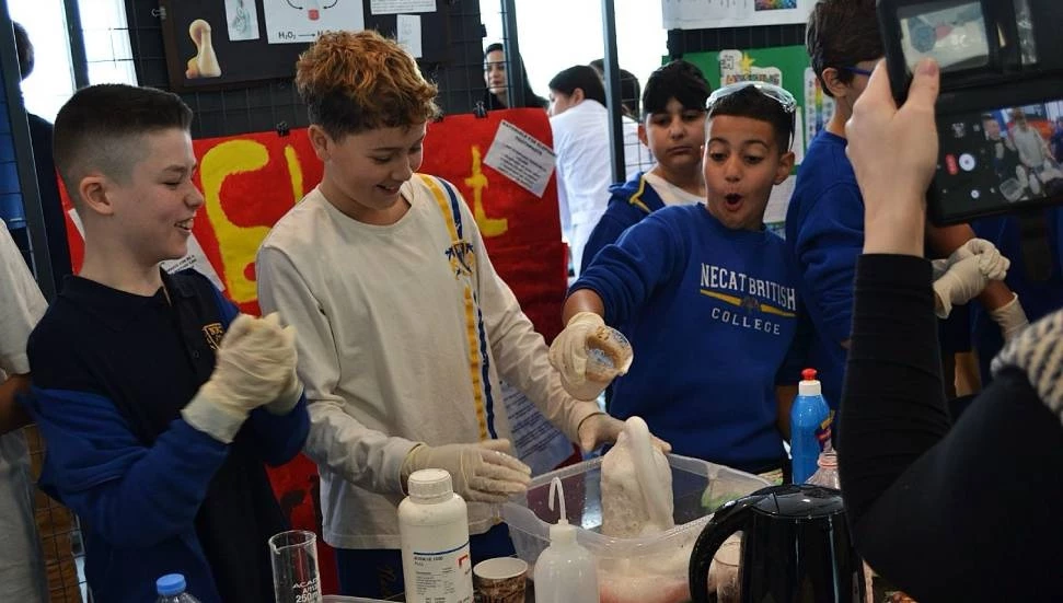 Necat British College’de Bilim ve Teknoloji Rüzgarı: Science Fair 2025