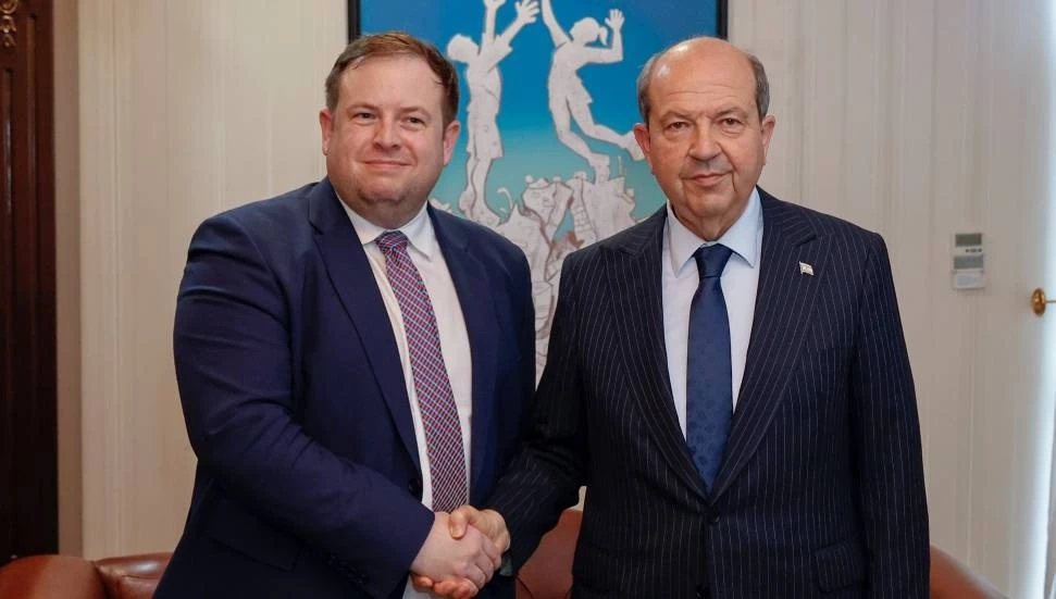 Ersin Tatar, İngiltere’nin Avrupa ve Kuzey Amerika’dan Sorumlu Bakanı’nı kabul etti