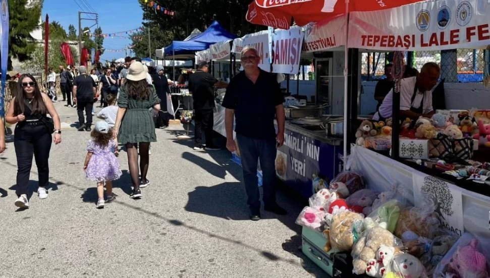 Tepebaşı’nda 17. Lale Festivali coşkusu yaşanıyor: Yarın da devam edecek